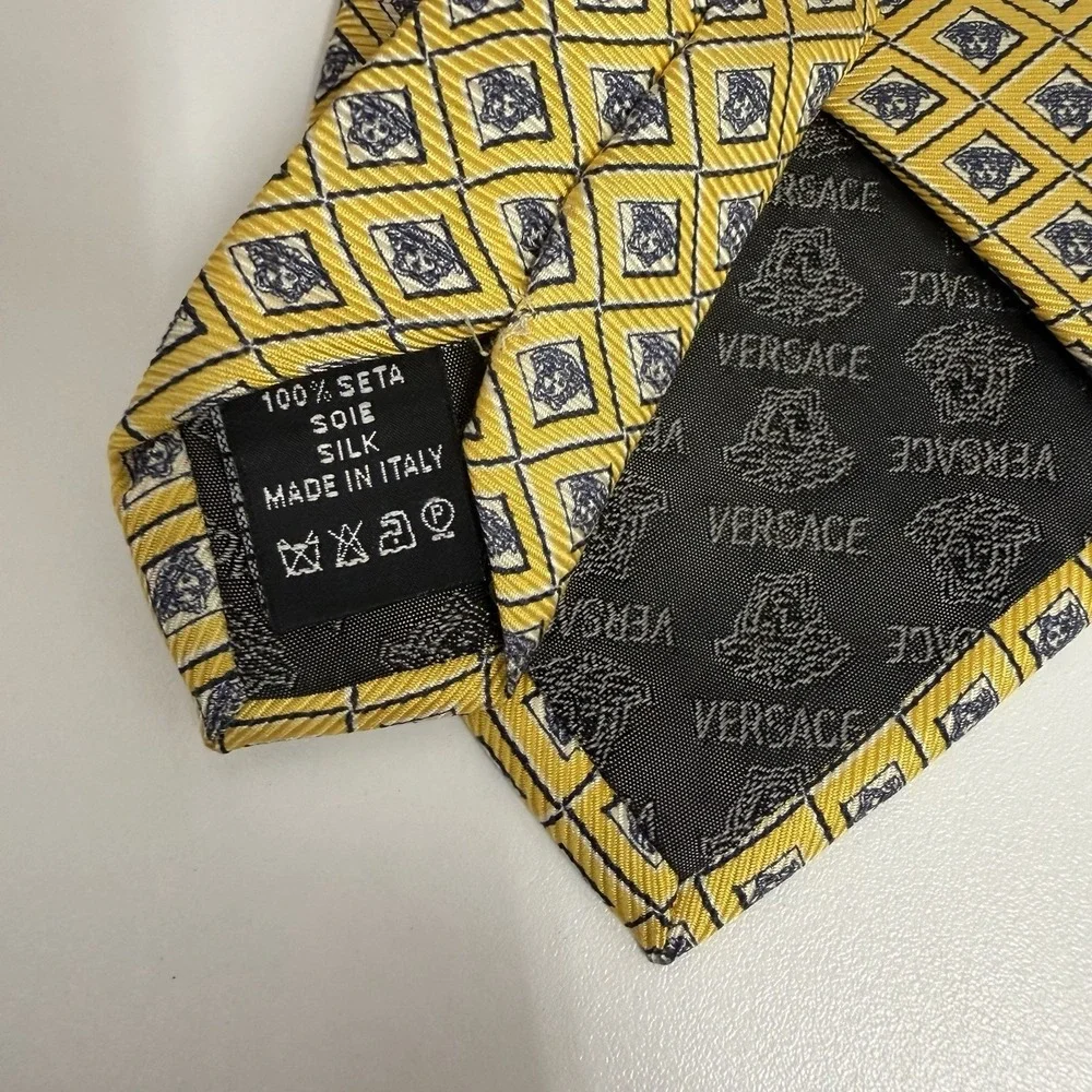 Versace description gianni